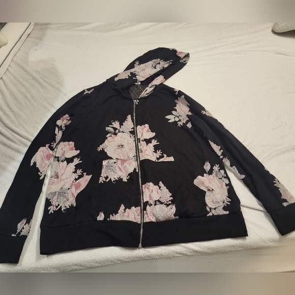 Size Medium Clothing Lot - Picture 2 of 16